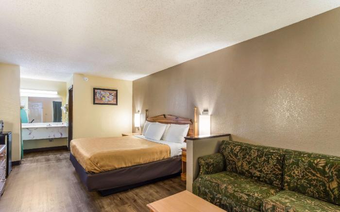 Econo Lodge Clinton - Jackson West