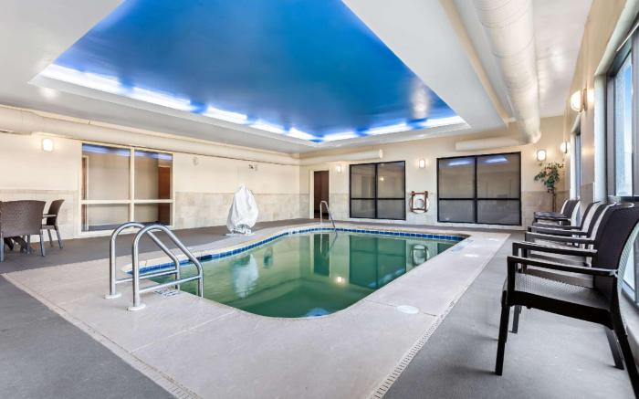 Comfort Suites