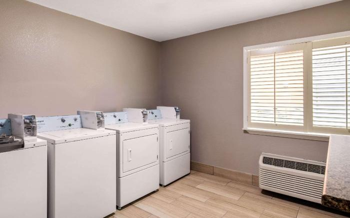 Quality Inn & Suites Plano East - Richardson