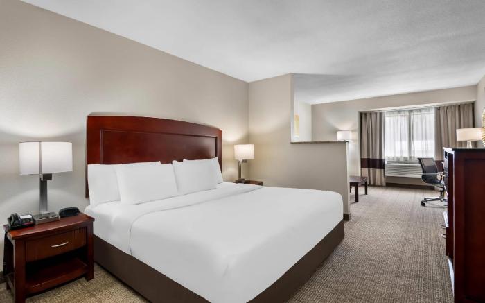 Comfort Inn & Suites North East