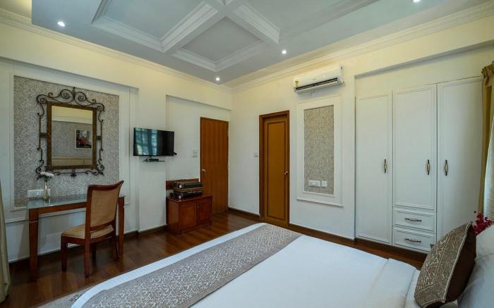 Hyde Park Hotel