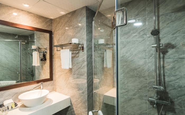 Ha Noi Crystal Pearl Hotel