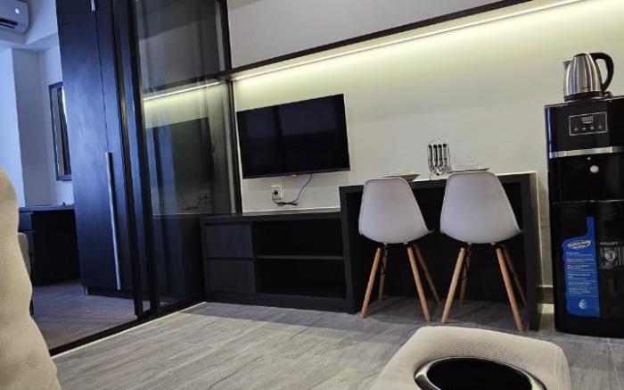 cozy and fully furnished Collins Apartemen