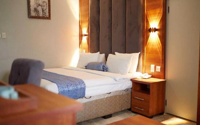 Coronia Hotel and Suites