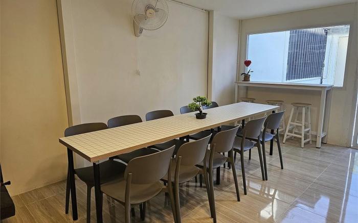 GAO Phala beachfront hostel & pool villa