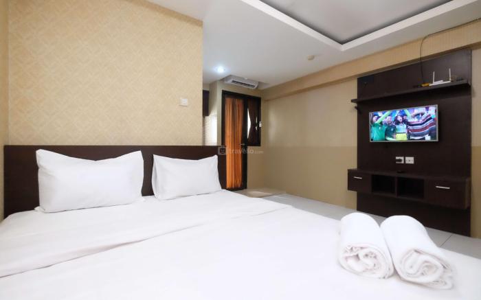 Modern Look Studio at Kebagusan City By Travelio