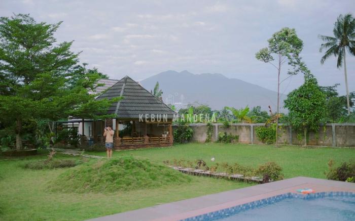 Kebun mandena farmstay
