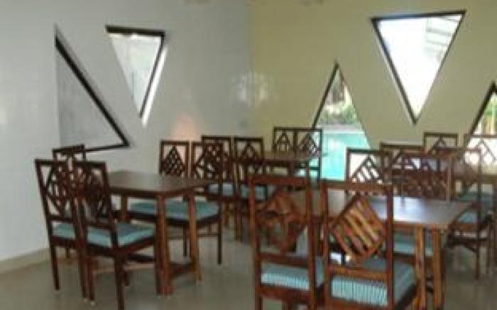 Inn Pondiville Forest Retreat