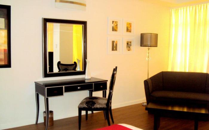 Queen Margarette Hotel Downtown