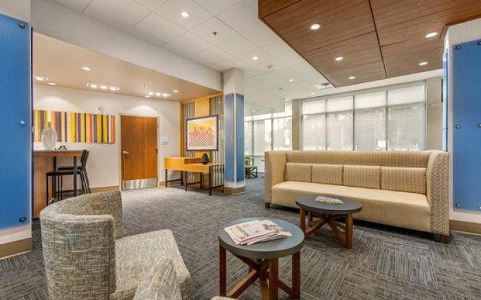 Holiday Inn Express & Suites - Carrollton West