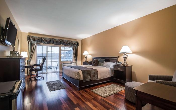 Riverside Hotel, an Ascend Collection Hotel