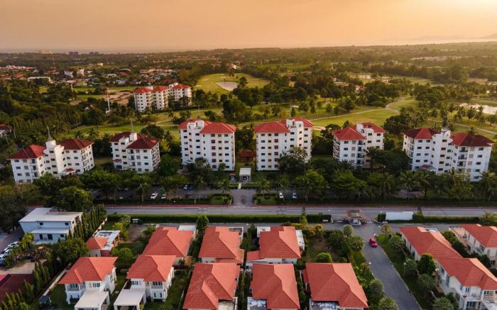 Seastar Hotel And Service Apartment