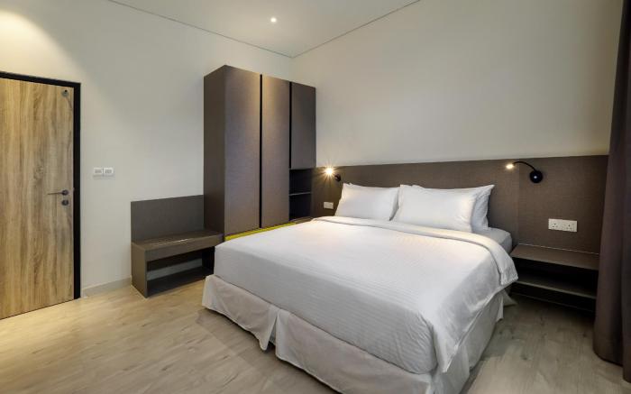 Macallum Central Hotel 