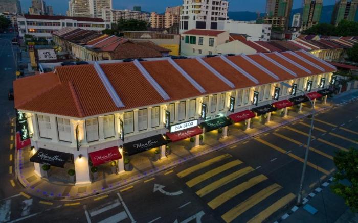 Macallum Central Hotel 