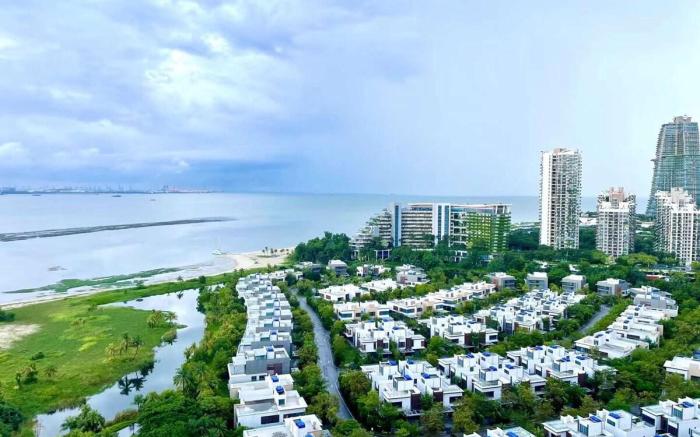 Sea View 2B2R Cozy condo Forest City