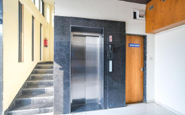 FabHotel Grand Giriraj