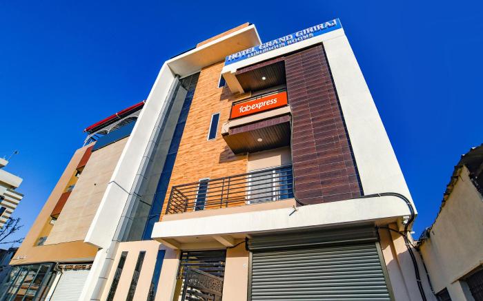 FabHotel Grand Giriraj