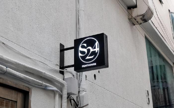 Upscale 3 bed 3 bath suite 1 min to BTS Prompong