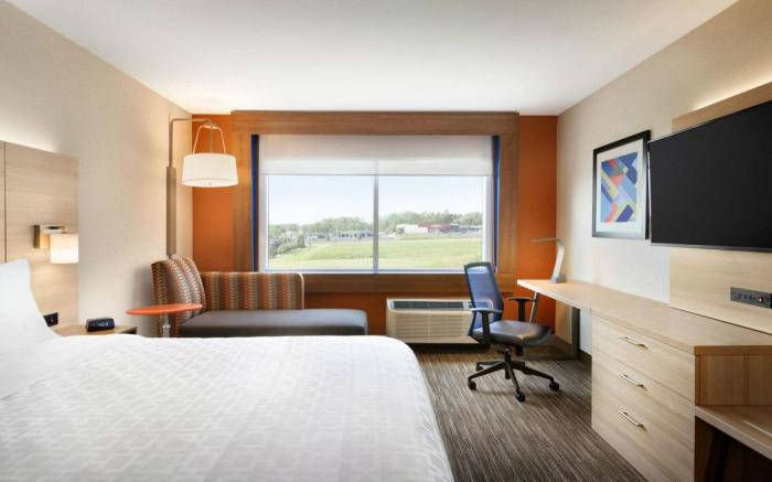 Holiday Inn Express & Suites Braselton West By IHG