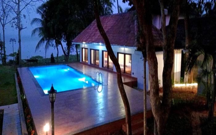 Shantitheeram Ayurveda Lakeside Heritage Resort