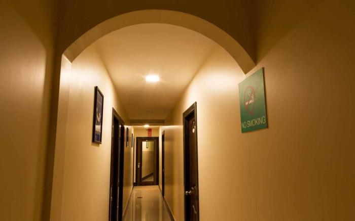 Hotel O Royal Grand Near Chhatrapati Shivaji International Airport