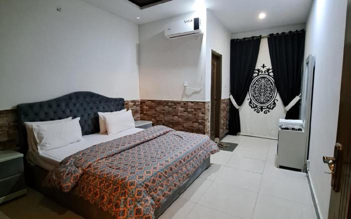 Delano Inn Guest House