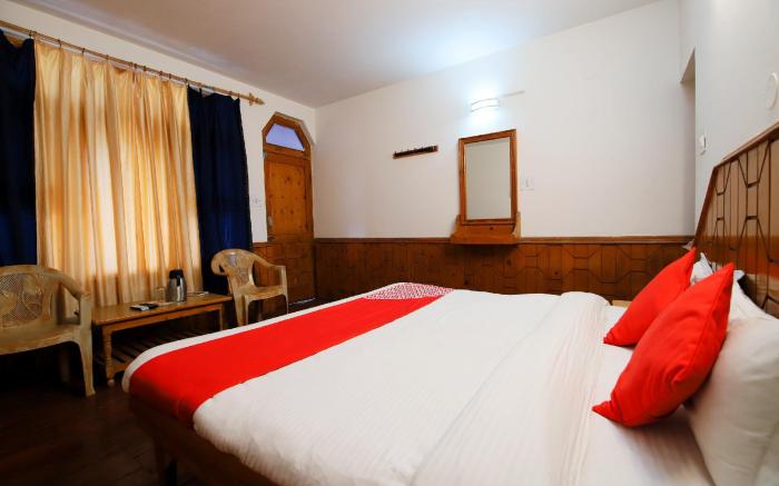 Hotel Rishi Palace