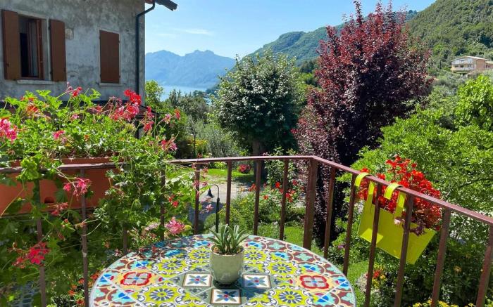 Breva, Loft tra gli ulivi ed il lago
