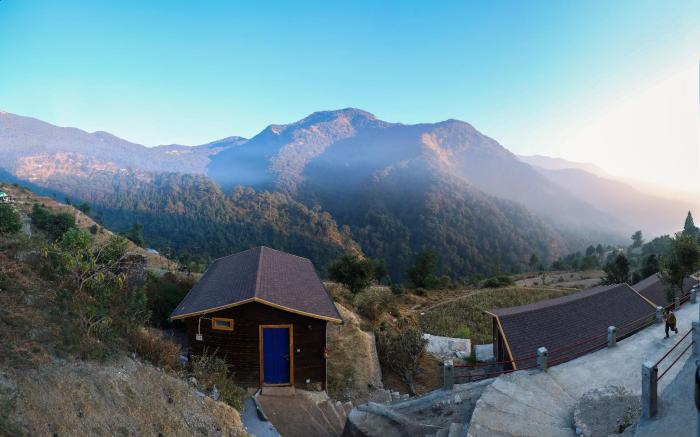 Seclude Pangot, Perch