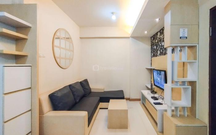 Comfy 1BR Gateway Ahmad Yani Cicadas By Travelio