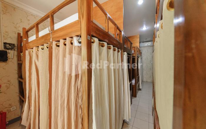 Shooting Star Hostel Kuta RedPartner (Mixed Dormitory)