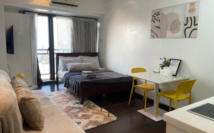 Studio | Netflix 40" TV | fast net | Makati center
