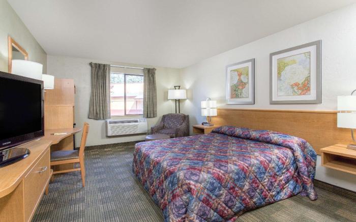 Super 8 By Wyndham Lacey Olympia Area