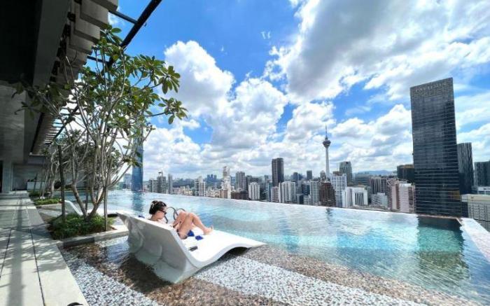 Crystal Suites at Axon Residence Near Pavilion