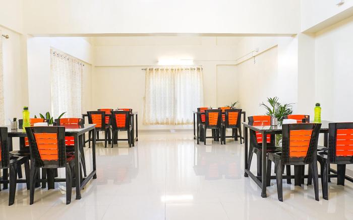 FabHotel Majestic Luxurious - Nr. Rajaram Bhiku Pathare Stadium