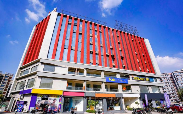 FabHotel Grey Sky - Nr. Gandhinagar Sector 11