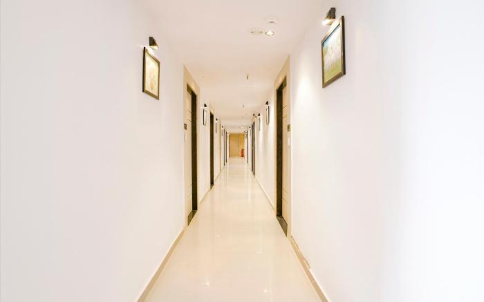 FabHotel Grey Sky - Nr. Gandhinagar Sector 11