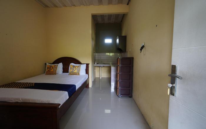 SPOT ON 93612 Kencana Homestay Syariah Near Masjid AL-BAROKAH Kanyuran