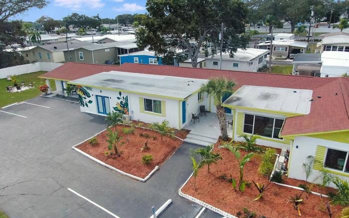 Palm Cove Motel