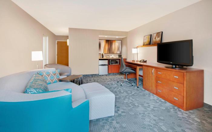 Courtyard by Marriott Savannah Midtown