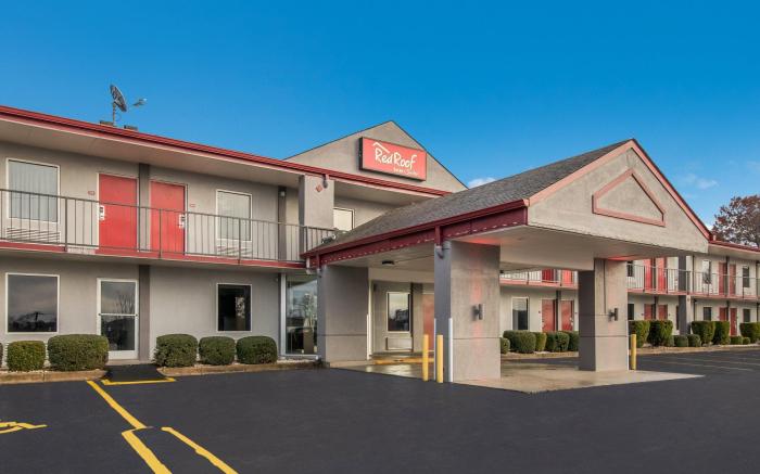 Red Roof Inn & Suites Jackson, TN