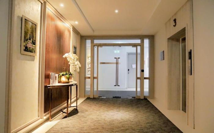 THE NAVY HOUSE HOTEL