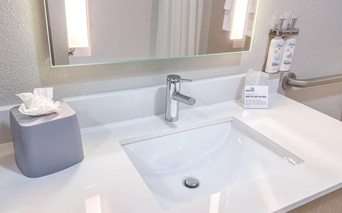Holiday Inn Express Hotel & Suites Ennis By IHG