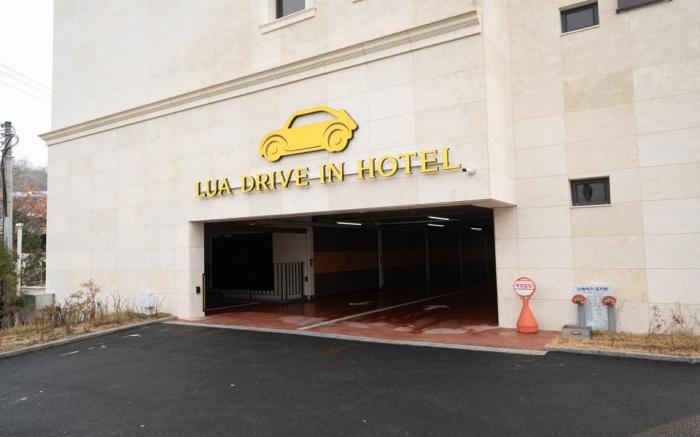 LUA PREMIUM Drive-In Hotel