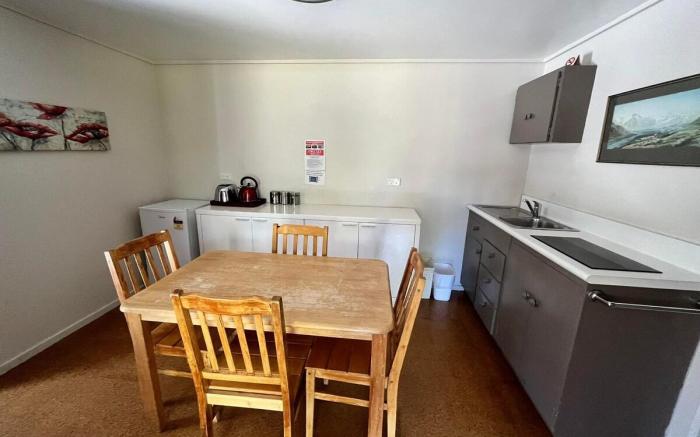 Garden Tower Beside the Lake - Ground Floor Studio