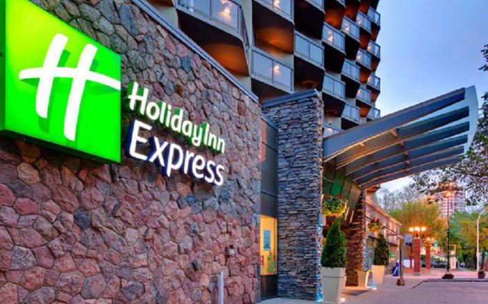 Holiday Inn Express Edmonton Downtown By IHG
