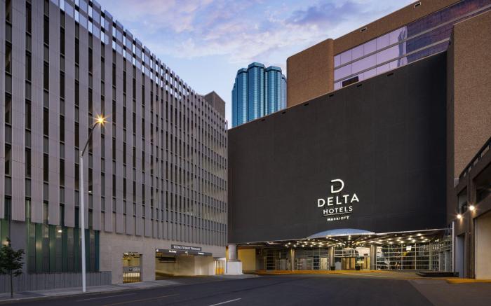 Delta Hotels Edmonton Centre Suites
