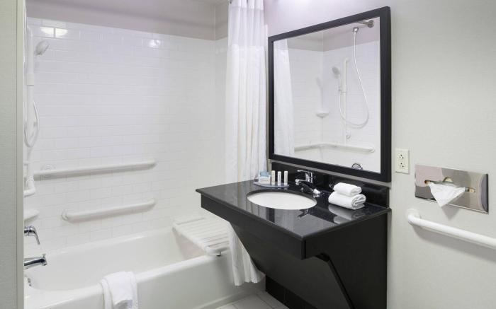 Fairfield by Marriott Inn & Suites Kansas City Overland Park