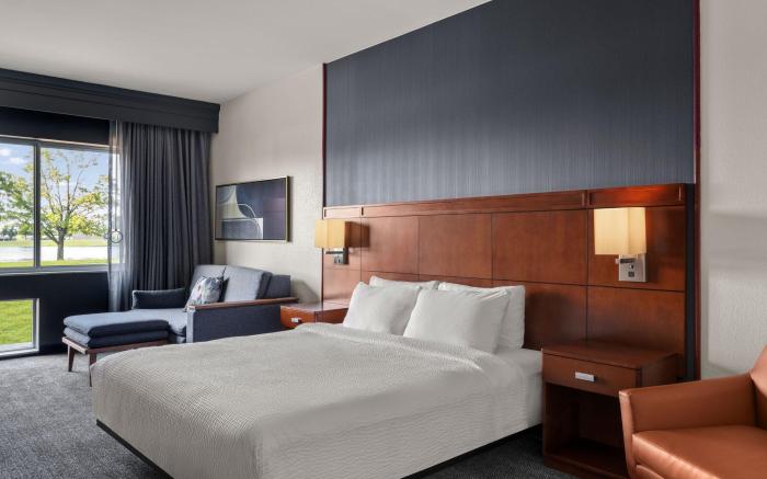 Courtyard by Marriott Evansville East