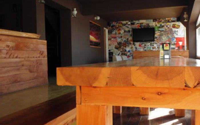 Moving Hostel Travel Bar